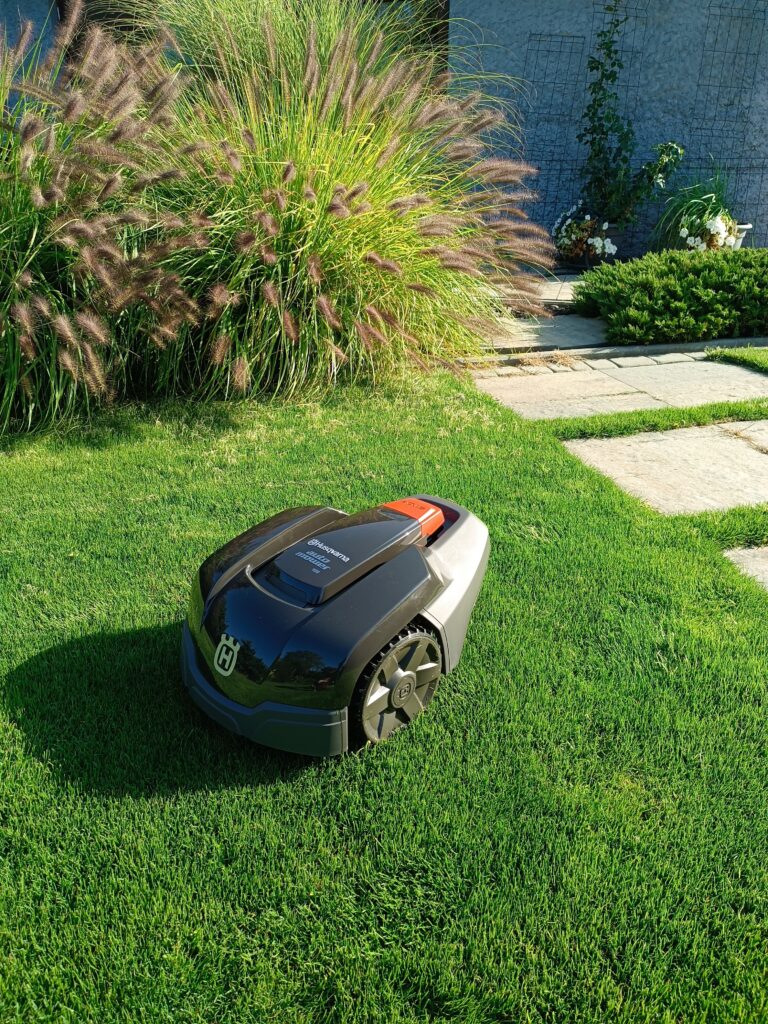 Kosiarki automatyczne Husqvarna Automower 105 Mowtech - Kosiarki automatyczne - Blog