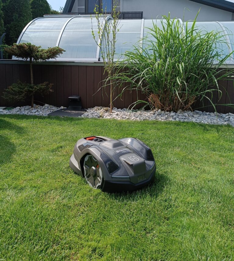 Kosiarki automatyczne Husqvarna Automower 410XE Nera